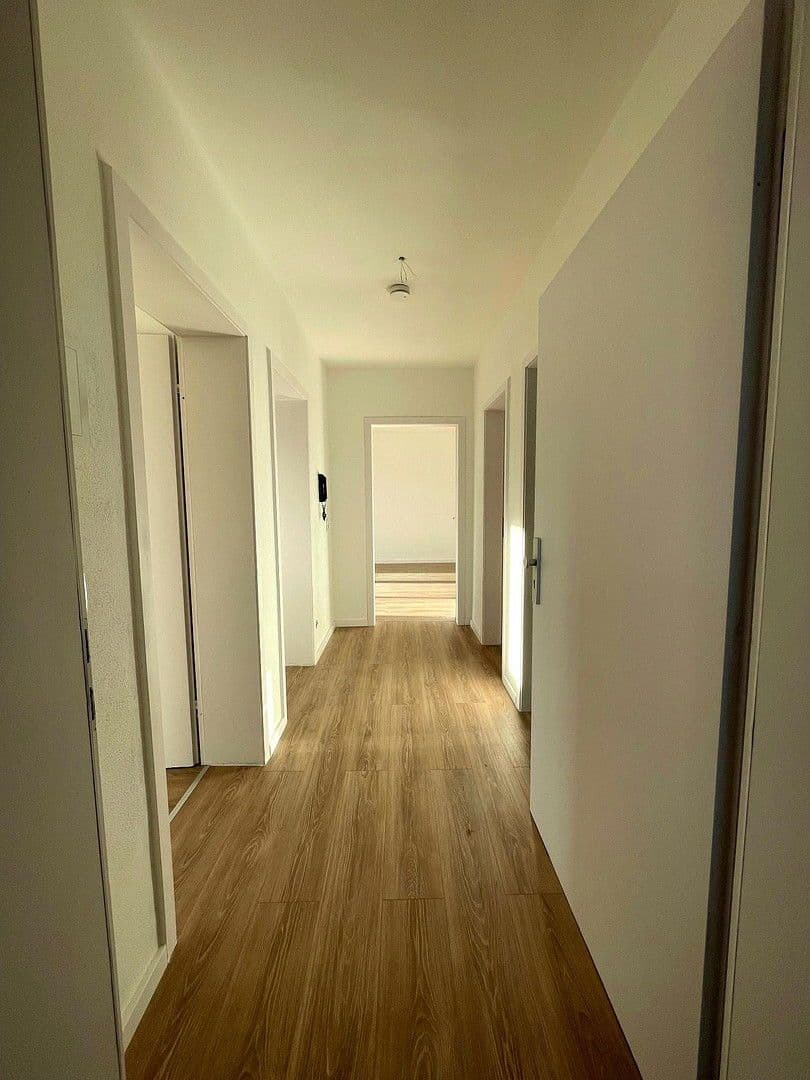 Pronájem bytu 3+1 81 m², Hopfenstr. 4, Rudelzhausen, Bavorsko Pronájem bytu 3+1 81 m², Hopfenstr. 4, Rudelzhausen, Bavorsko
