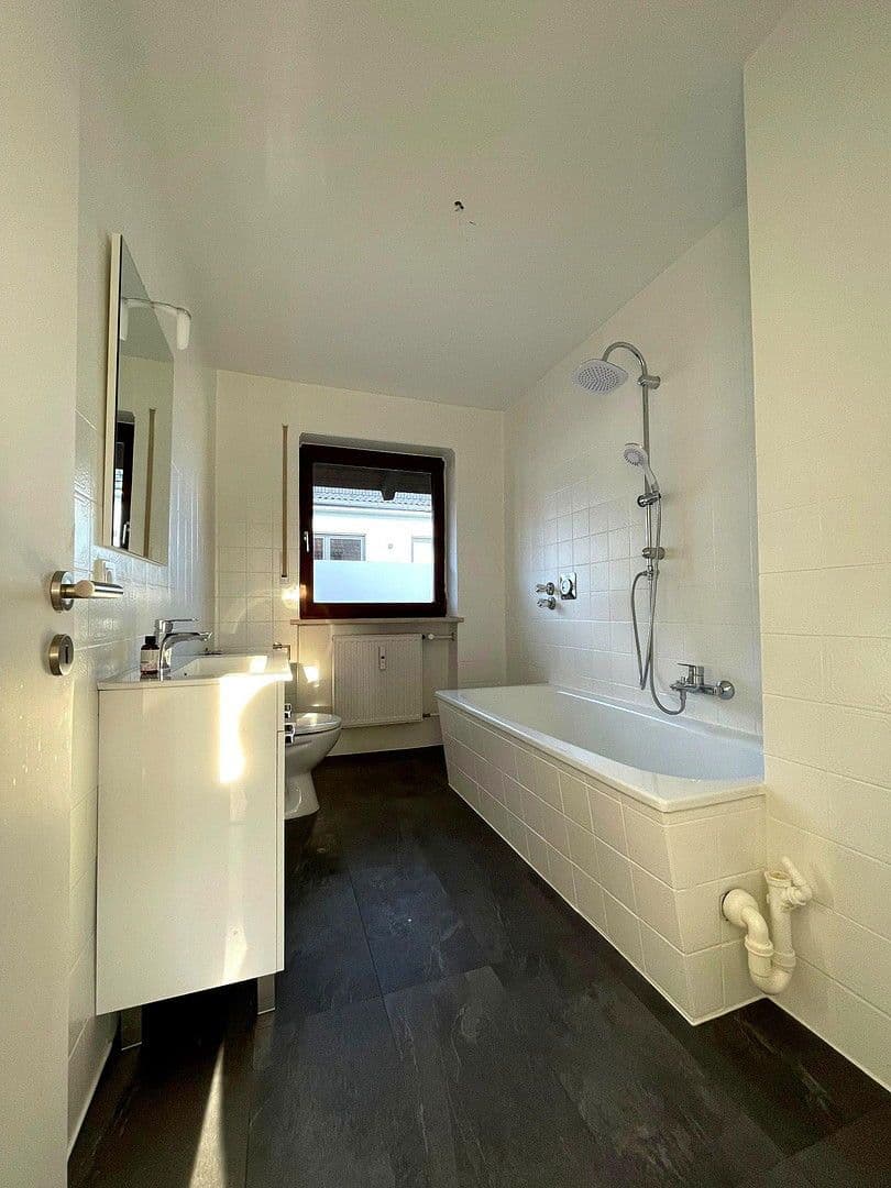 Pronájem bytu 3+1 81 m², Hopfenstr. 4, Rudelzhausen, Bavorsko Pronájem bytu 3+1 81 m², Hopfenstr. 4, Rudelzhausen, Bavorsko