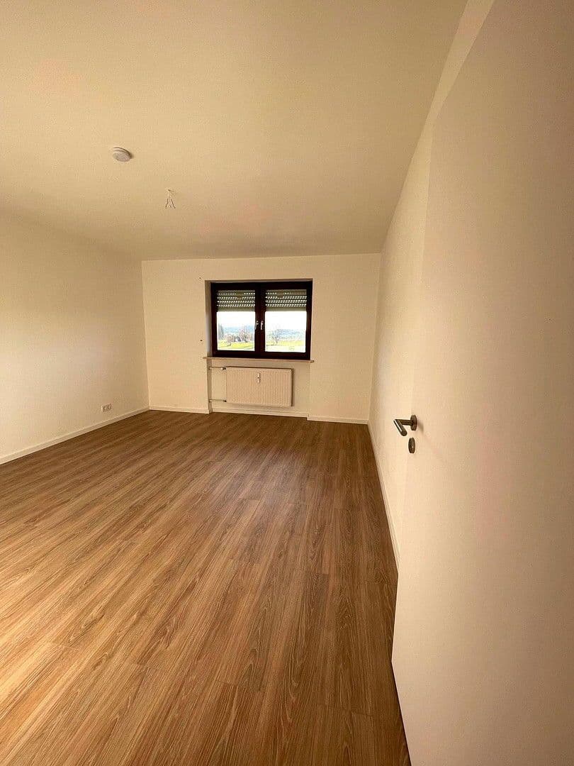 Pronájem bytu 3+1 81 m², Hopfenstr. 4, Rudelzhausen, Bavorsko Pronájem bytu 3+1 81 m², Hopfenstr. 4, Rudelzhausen, Bavorsko