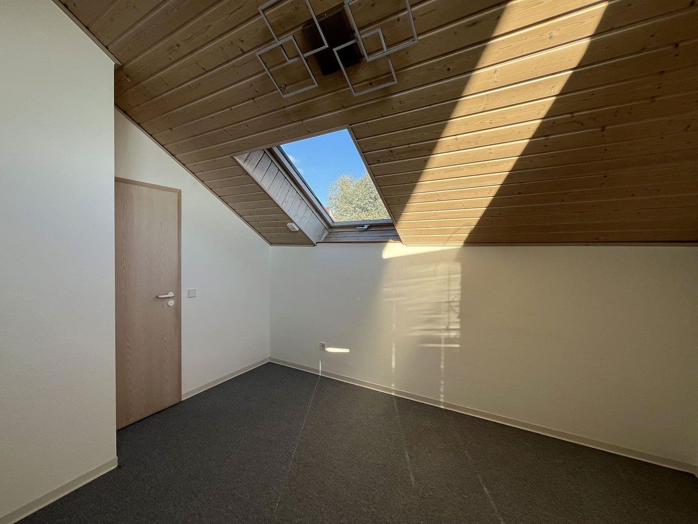 Prodej domu 130 m², pozemek 887 m², Uhingen, Bádensko-Württembersko Prodej domu 130 m², pozemek 887 m², Uhingen, Bádensko-Württembersko