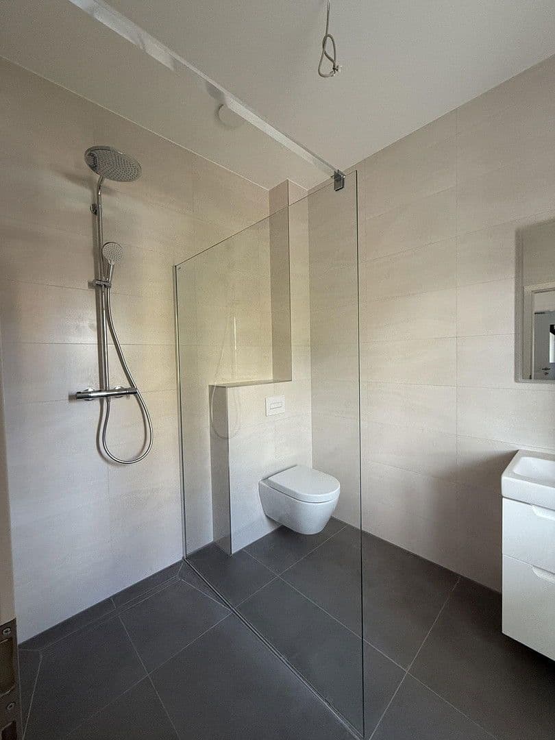 Prodej domu 154 m², pozemek 430 m², Berlin, Berlín Prodej domu 154 m², pozemek 430 m², Berlin, Berlín