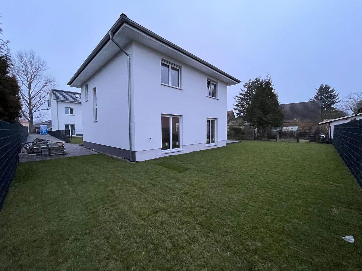 Prodej domu 154 m², pozemek 430 m², Berlin, Berlín Prodej domu 154 m², pozemek 430 m², Berlin, Berlín