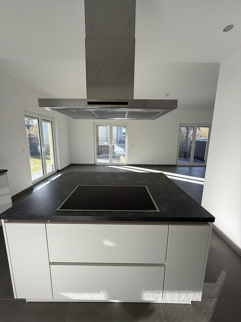 Prodej domu 154 m², pozemek 430 m², Berlin, Berlín Prodej domu 154 m², pozemek 430 m², Berlin, Berlín