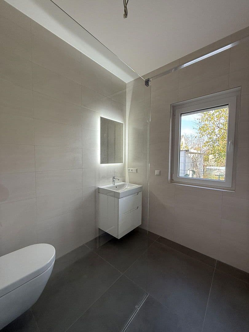 Prodej domu 154 m², pozemek 430 m², Berlin, Berlín Prodej domu 154 m², pozemek 430 m², Berlin, Berlín