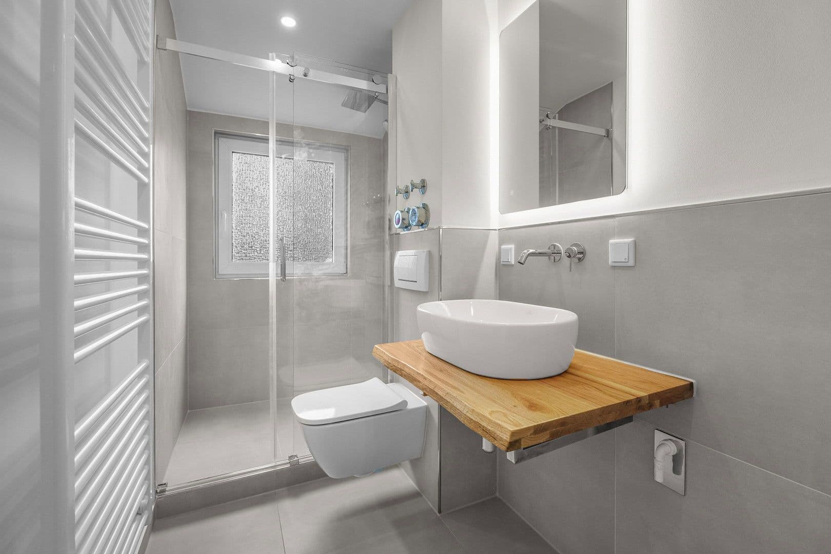 Pronájem bytu 3+1 52 m², Bremen, Bremen Pronájem bytu 3+1 52 m², Bremen, Bremen