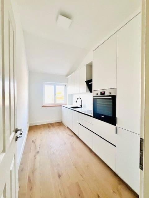 Pronájem bytu 2+1 53 m², Schwalbacher Straße 23, Frankfurt am Main, Hessen Pronájem bytu 2+1 53 m², Schwalbacher Straße 23, Frankfurt am Main, Hessen