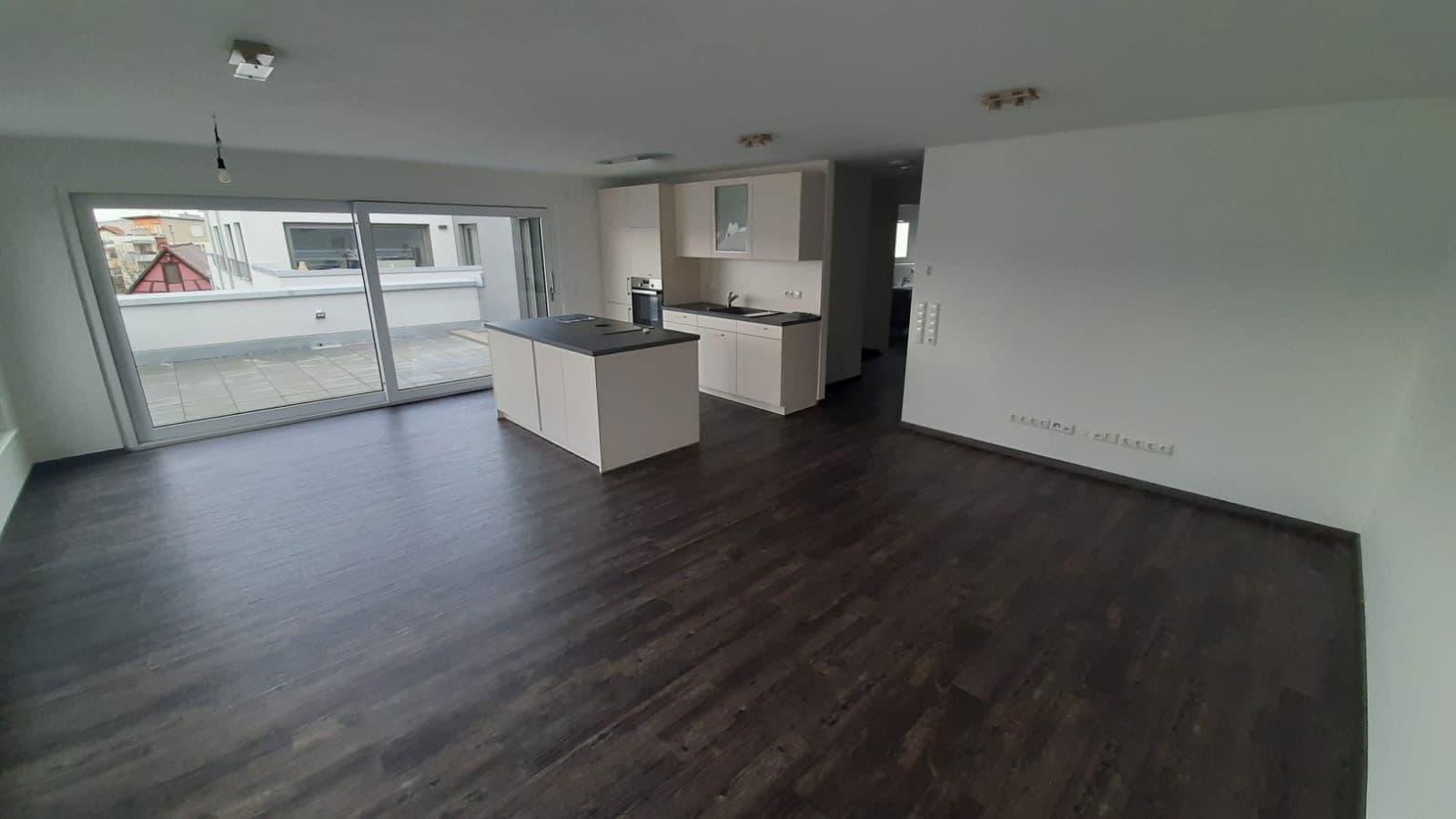 Pronájem bytu 3+1 101 m², Sersheim, Bádensko-Württembersko Pronájem bytu 3+1 101 m², Sersheim, Bádensko-Württembersko