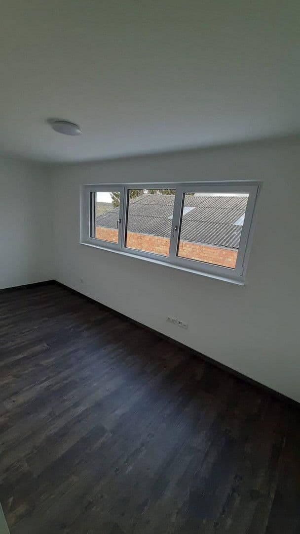 Pronájem bytu 3+1 101 m², Sersheim, Bádensko-Württembersko Pronájem bytu 3+1 101 m², Sersheim, Bádensko-Württembersko