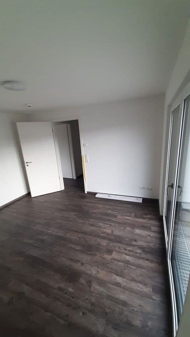 Pronájem bytu 3+1 101 m², Sersheim, Bádensko-Württembersko Pronájem bytu 3+1 101 m², Sersheim, Bádensko-Württembersko