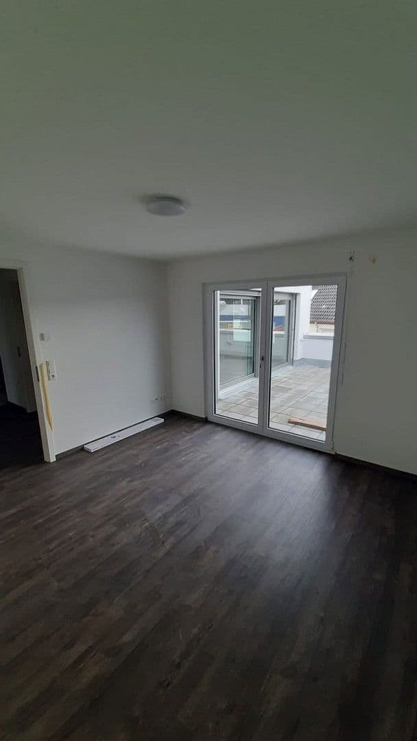 Pronájem bytu 3+1 101 m², Sersheim, Bádensko-Württembersko Pronájem bytu 3+1 101 m², Sersheim, Bádensko-Württembersko