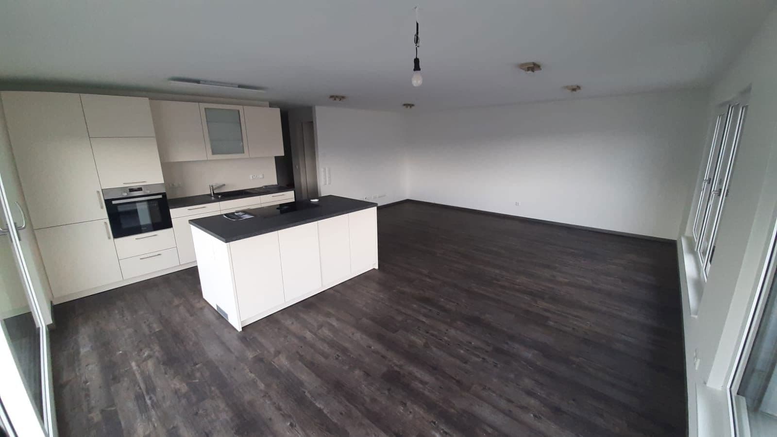 Pronájem bytu 3+1 101 m², Sersheim, Bádensko-Württembersko Pronájem bytu 3+1 101 m², Sersheim, Bádensko-Württembersko