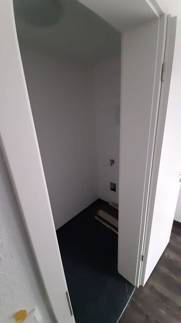 Pronájem bytu 3+1 101 m², Sersheim, Bádensko-Württembersko Pronájem bytu 3+1 101 m², Sersheim, Bádensko-Württembersko