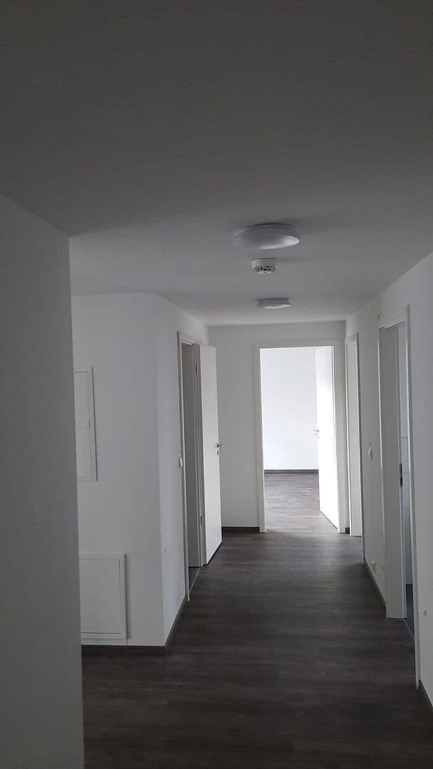 Pronájem bytu 3+1 101 m², Sersheim, Bádensko-Württembersko Pronájem bytu 3+1 101 m², Sersheim, Bádensko-Württembersko
