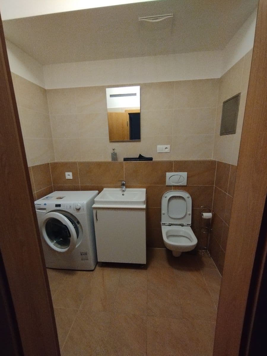 Pronájem bytu 1+kk 45 m², Škrábkových, Praha, Praha Pronájem bytu 1+kk 45 m², Škrábkových, Praha, Praha