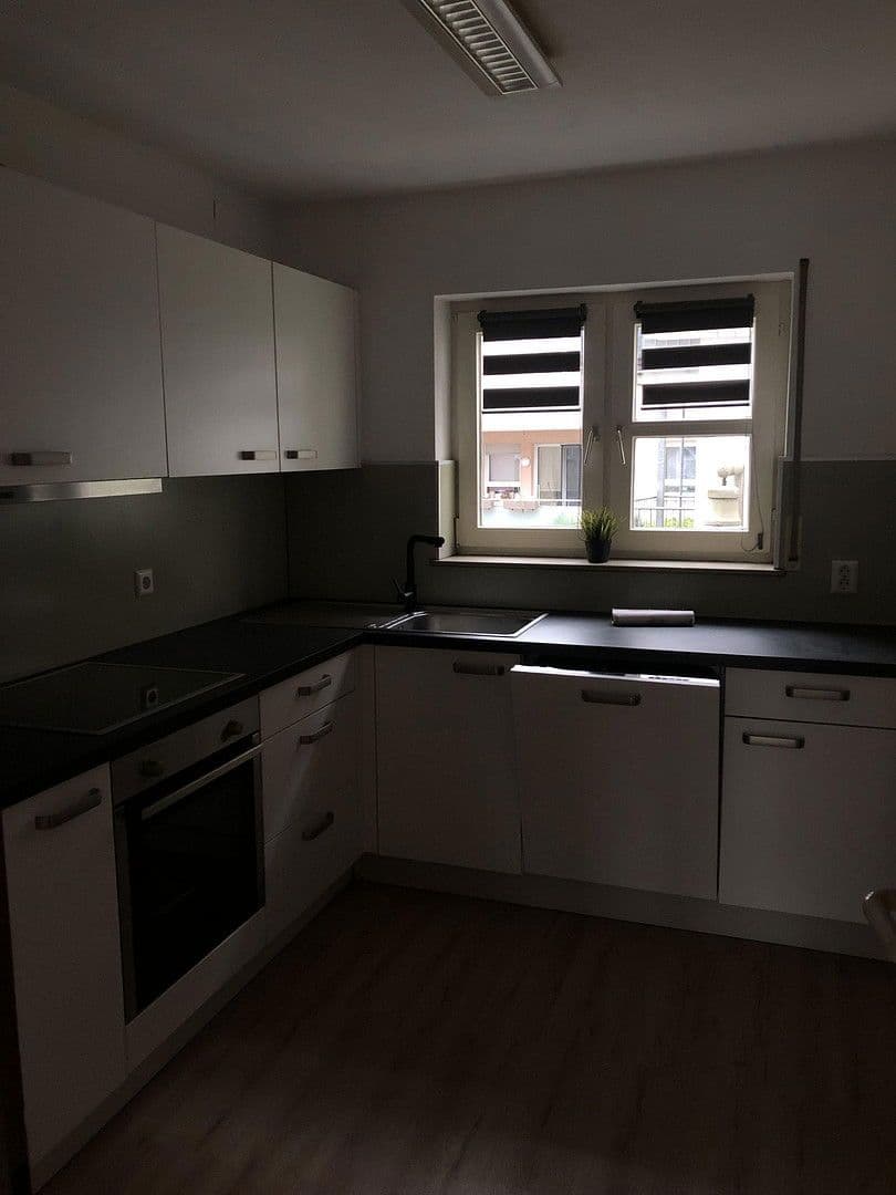 Pronájem bytu 3+1 85 m², Mathildenbadstrasse 12, Bad Wimpfen, Bádensko-Württembersko Pronájem bytu 3+1 85 m², Mathildenbadstrasse 12, Bad Wimpfen, Bádensko-Württembersko