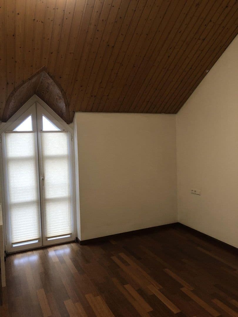 Pronájem bytu 3+1 85 m², Mathildenbadstrasse 12, Bad Wimpfen, Bádensko-Württembersko Pronájem bytu 3+1 85 m², Mathildenbadstrasse 12, Bad Wimpfen, Bádensko-Württembersko