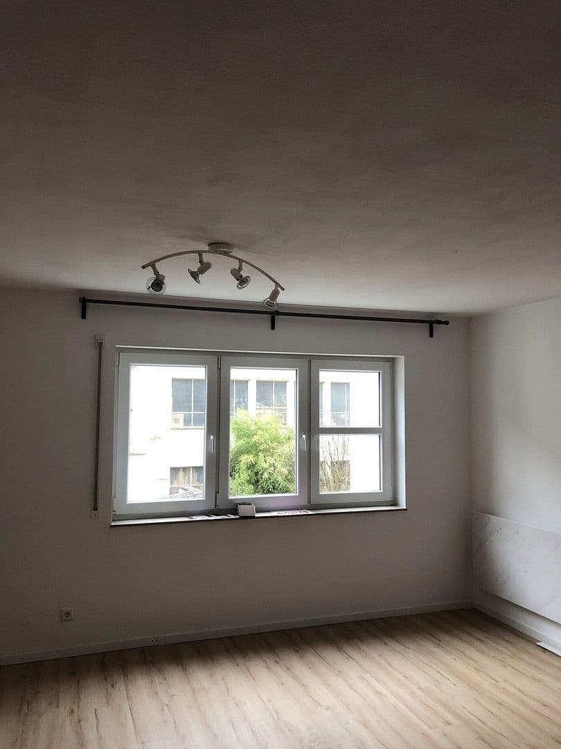 Pronájem bytu 3+1 85 m², Mathildenbadstrasse 12, Bad Wimpfen, Bádensko-Württembersko Pronájem bytu 3+1 85 m², Mathildenbadstrasse 12, Bad Wimpfen, Bádensko-Württembersko