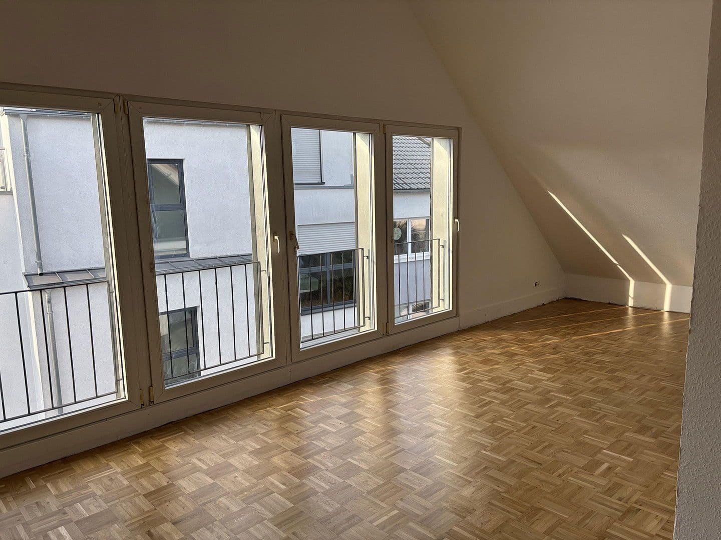 Pronájem bytu 3+1 74 m², Langenfeld (Rheinland), Severní Porýní-Vestfálsko Pronájem bytu 3+1 74 m², Langenfeld (Rheinland), Severní Porýní-Vestfálsko