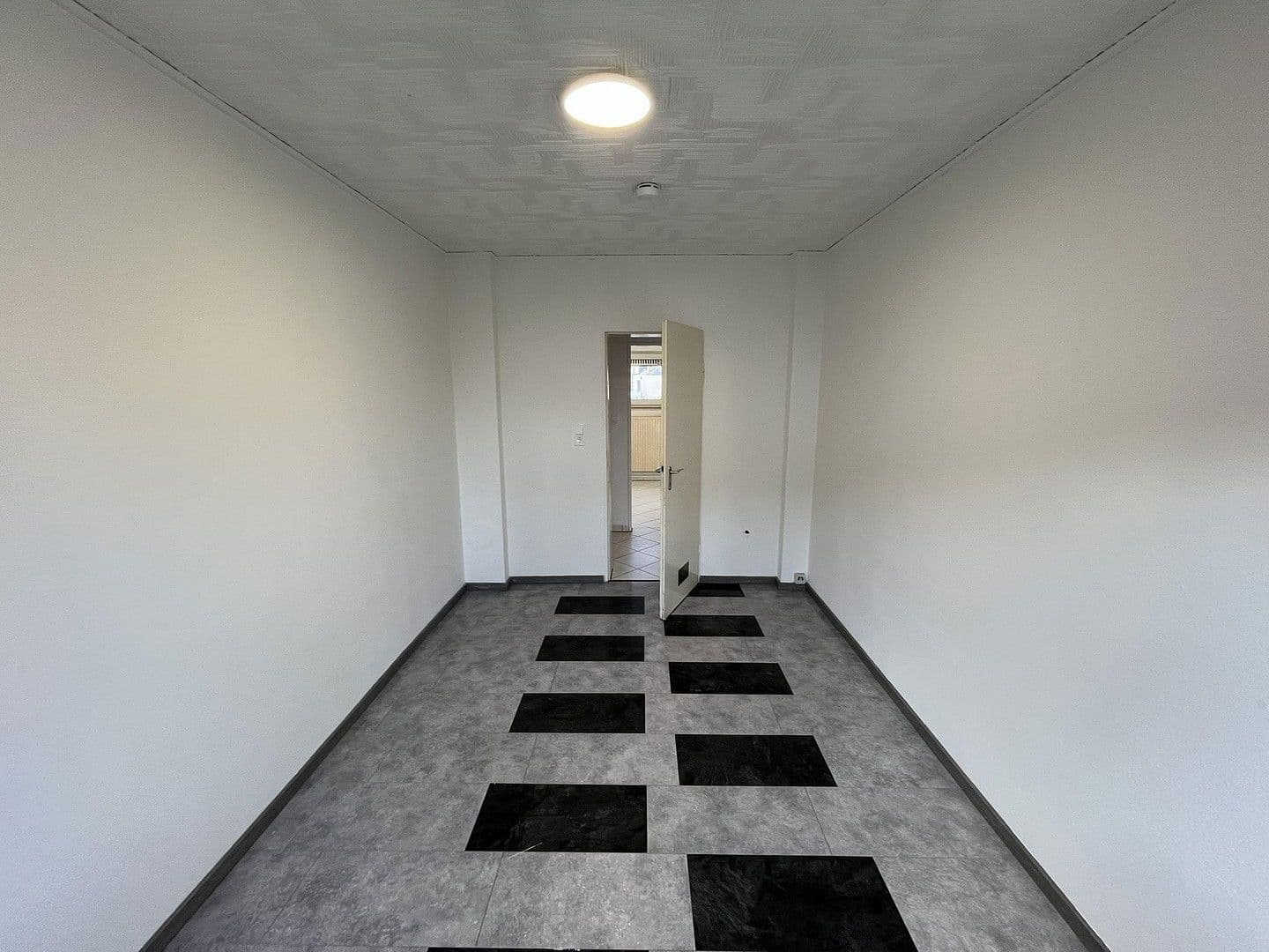 Prodej bytu 3+1 57 m², Von-Velbrück-Str. 6, Langenfeld (Rheinland), Severní Porýní-Vestfálsko Prodej bytu 3+1 57 m², Von-Velbrück-Str. 6, Langenfeld (Rheinland), Severní Porýní-Vestfálsko