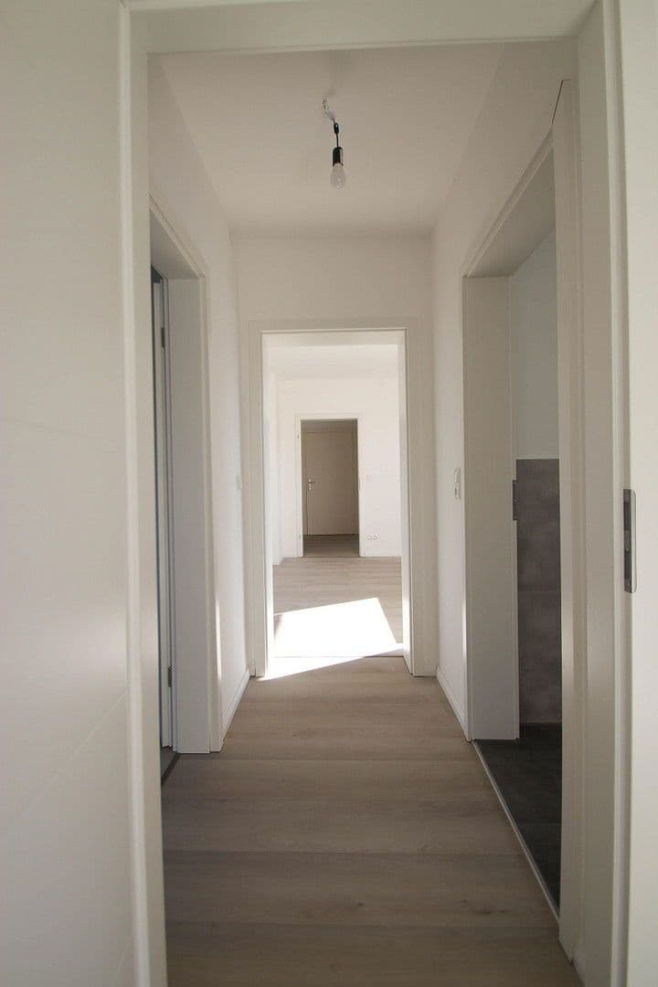 Pronájem bytu 4+1 68 m², Ivendorfer Landstr. 2, Lübeck, Šlesvicko-Holštýnsko Pronájem bytu 4+1 68 m², Ivendorfer Landstr. 2, Lübeck, Šlesvicko-Holštýnsko