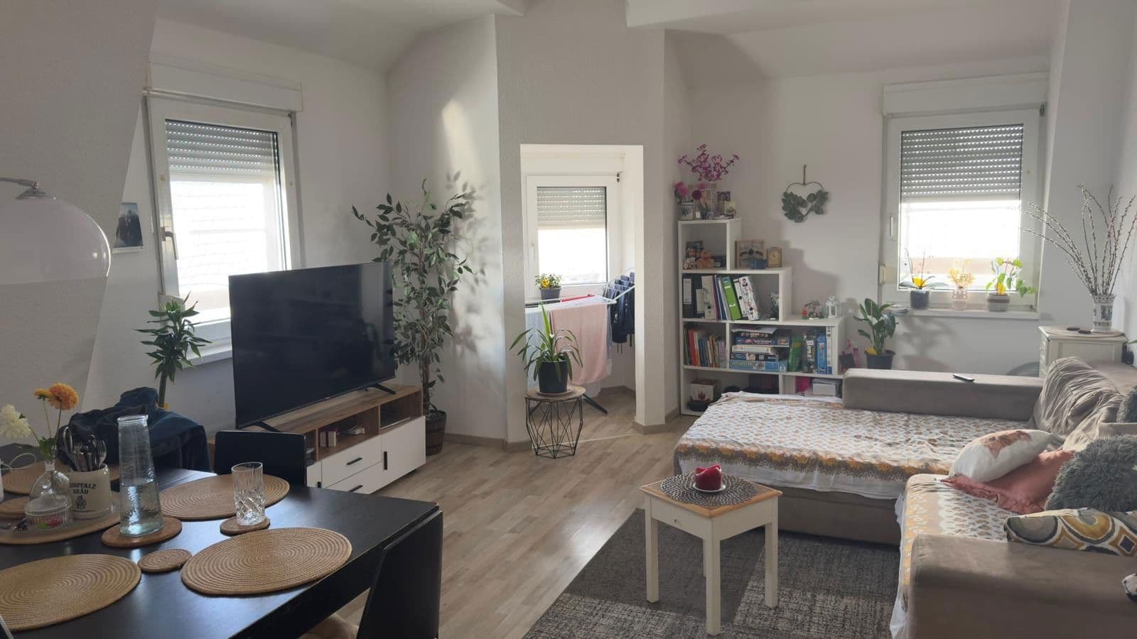 Pronájem bytu 3+1 90 m², Scheffelstraße 17, Schwetzingen, Bádensko-Württembersko Pronájem bytu 3+1 90 m², Scheffelstraße 17, Schwetzingen, Bádensko-Württembersko