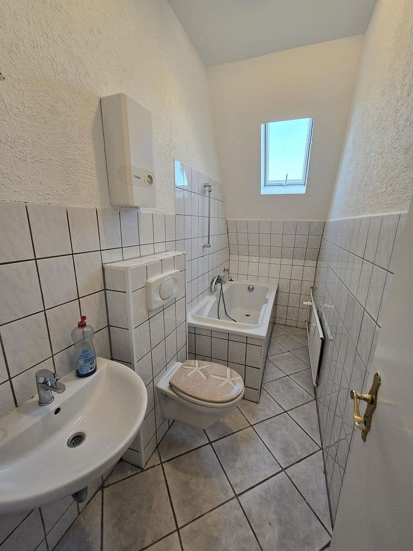 Pronájem bytu 4+1 75 m², Wiescherstraße 9, Wuppertal, Severní Porýní-Vestfálsko Pronájem bytu 4+1 75 m², Wiescherstraße 9, Wuppertal, Severní Porýní-Vestfálsko