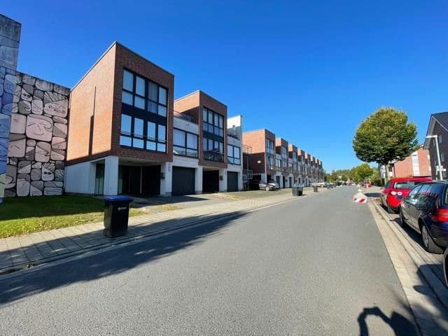 Prodej domu 108 m², pozemek 2.160 m², Jürgen-Hornemann Str., Greven, Severní Porýní-Vestfálsko Prodej domu 108 m², pozemek 2.160 m², Jürgen-Hornemann Str., Greven, Severní Porýní-Vestfálsko