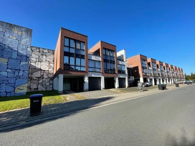 Prodej domu 108 m², pozemek 2.160 m², Jürgen-Hornemann Str., Greven, Severní Porýní-Vestfálsko Prodej domu 108 m², pozemek 2.160 m², Jürgen-Hornemann Str., Greven, Severní Porýní-Vestfálsko