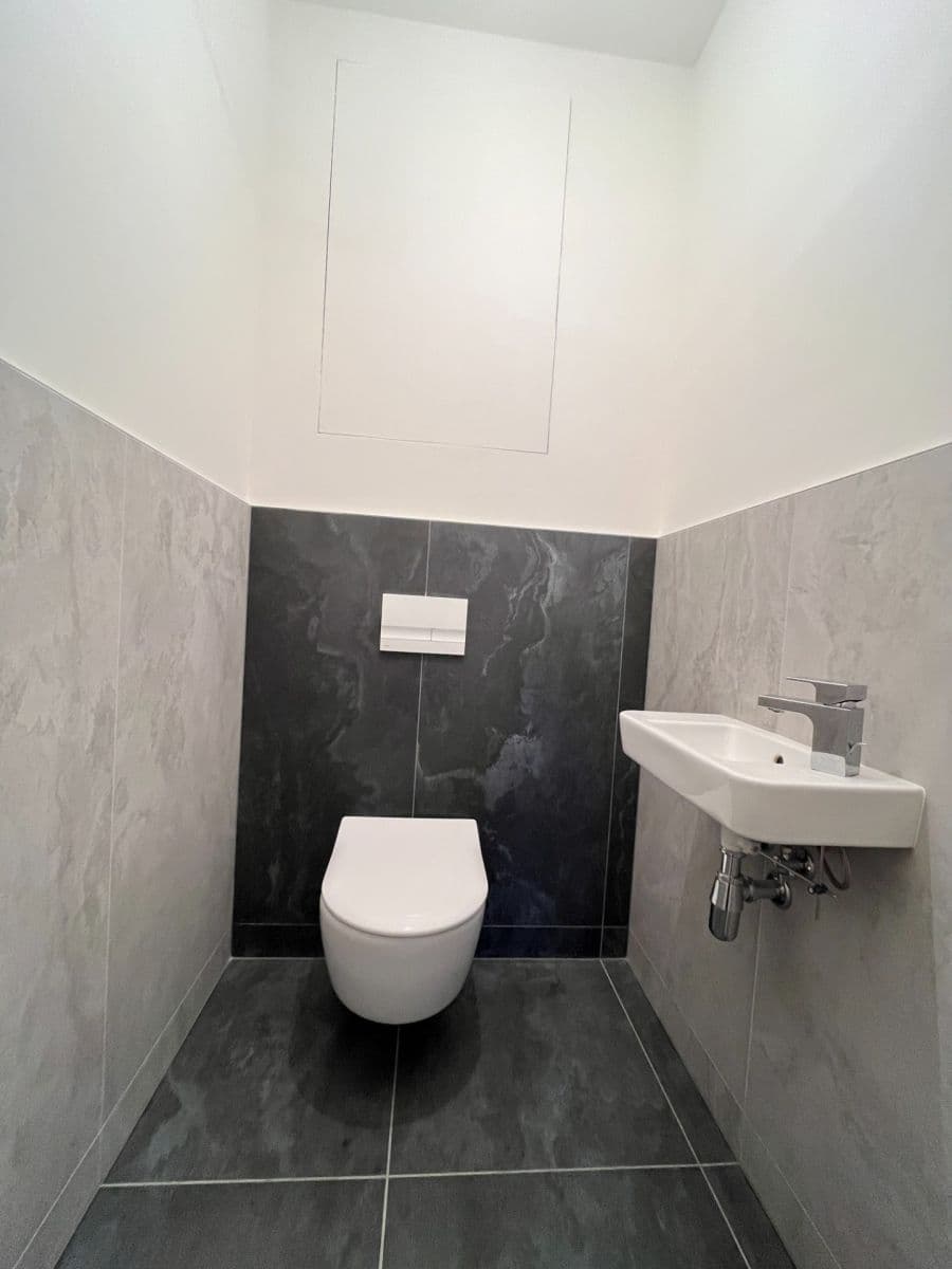 Pronájem bytu 3+kk 63 m², Komárovská, Brno, Jihomoravský kraj Pronájem bytu 3+kk 63 m², Komárovská, Brno, Jihomoravský kraj