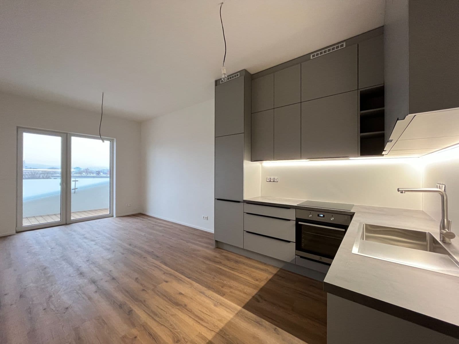 Pronájem bytu 3+kk 63 m², Komárovská, Brno, Jihomoravský kraj Pronájem bytu 3+kk 63 m², Komárovská, Brno, Jihomoravský kraj