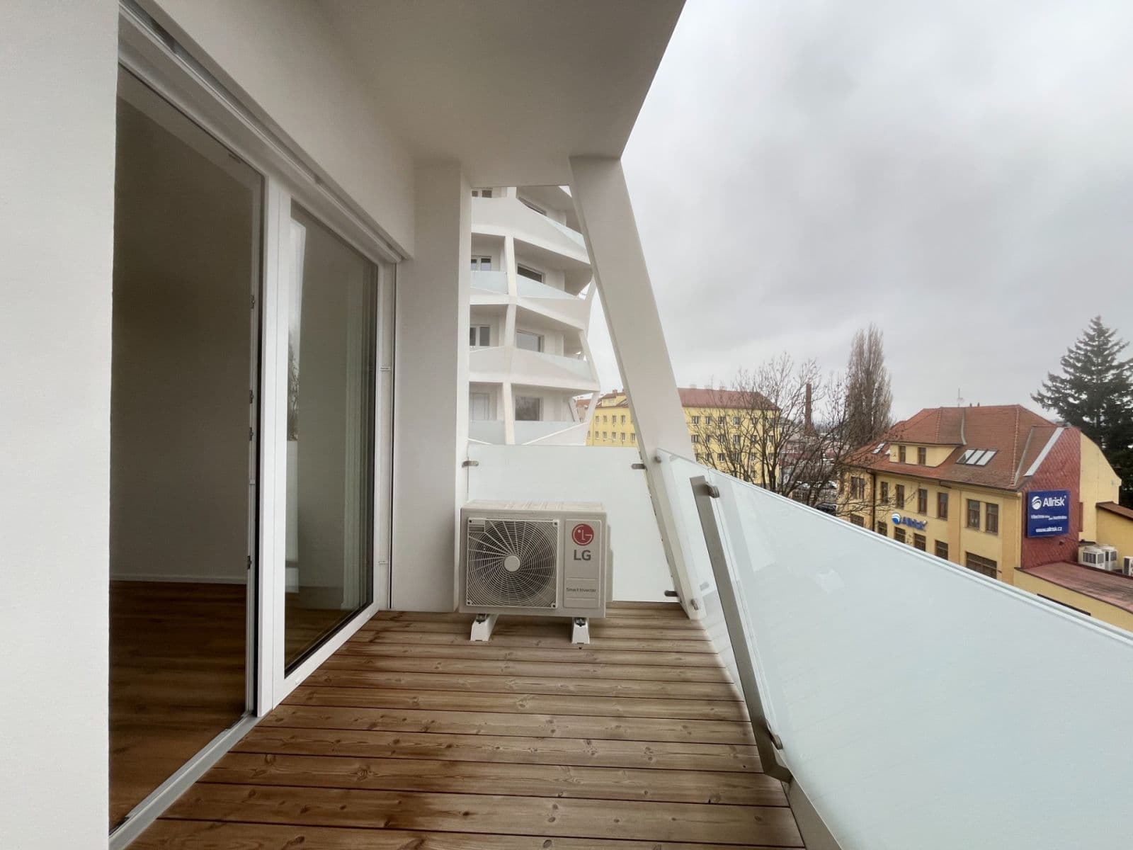 Pronájem bytu 3+kk 63 m², Komárovská, Brno, Jihomoravský kraj Pronájem bytu 3+kk 63 m², Komárovská, Brno, Jihomoravský kraj