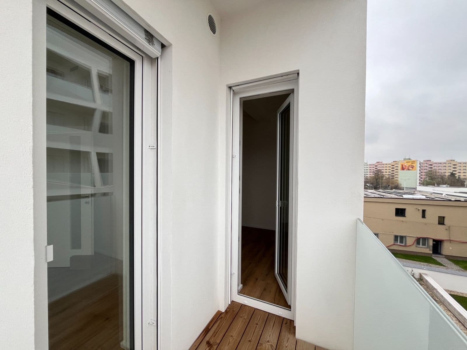 Pronájem bytu 3+kk 63 m², Komárovská, Brno, Jihomoravský kraj Pronájem bytu 3+kk 63 m², Komárovská, Brno, Jihomoravský kraj