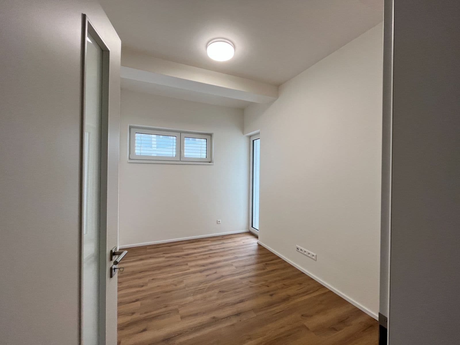 Pronájem bytu 3+kk 63 m², Komárovská, Brno, Jihomoravský kraj Pronájem bytu 3+kk 63 m², Komárovská, Brno, Jihomoravský kraj