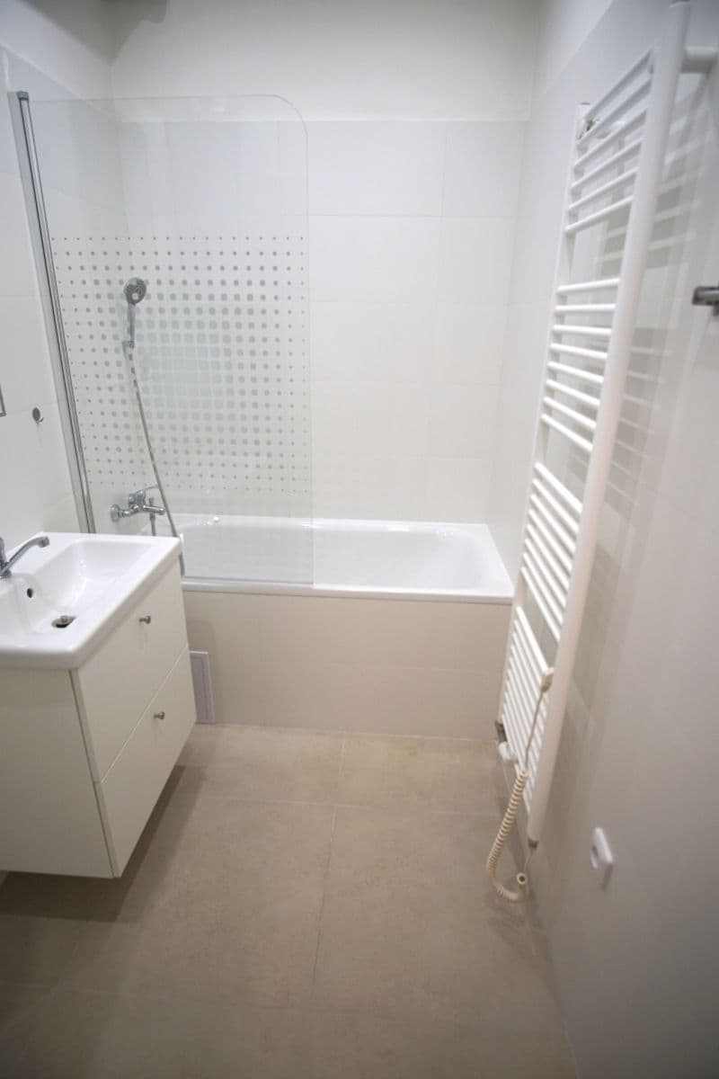 Pronájem bytu 3+1 58 m², Biskupcova, Praha, Praha Pronájem bytu 3+1 58 m², Biskupcova, Praha, Praha