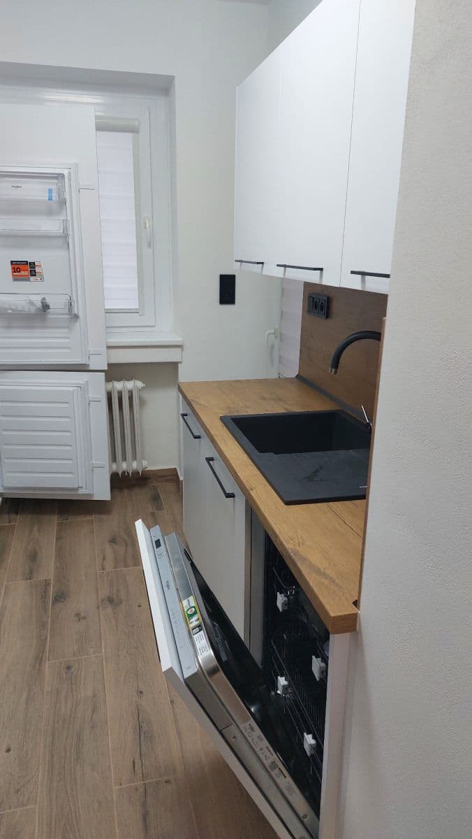 Pronájem bytu 3+1 74 m², Dukelská, Ústí nad Orlicí, Pardubický kraj Pronájem bytu 3+1 74 m², Dukelská, Ústí nad Orlicí, Pardubický kraj