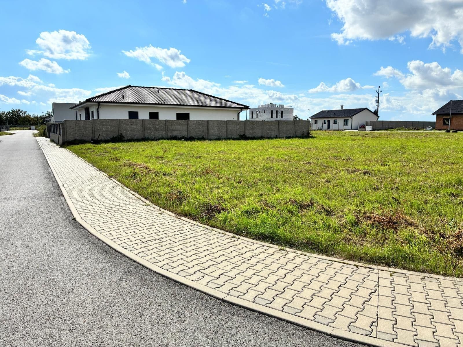 Prodej pozemku 751 m², Jizerní Vtelno, Středočeský kraj Prodej pozemku 751 m², Jizerní Vtelno, Středočeský kraj