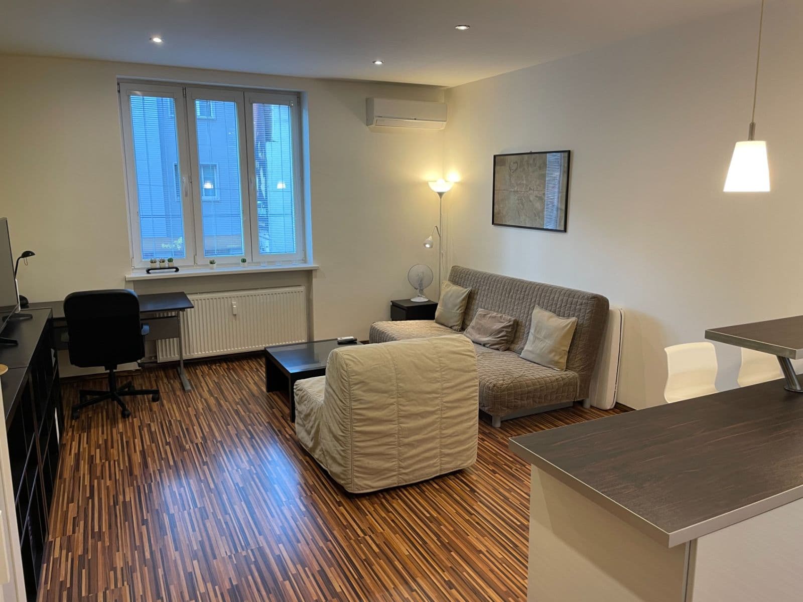 Prodej bytu Garsoniéra 40 m², Obchodná, Bratislava - mestská časť Staré Mesto, Bratislavský kraj Prodej bytu Garsoniéra 40 m², Obchodná, Bratislava - mestská časť Staré Mesto, Bratislavský kraj