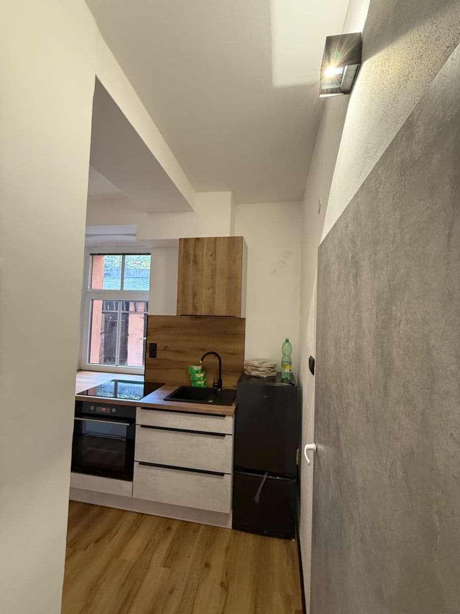 Pronájem bytu 1+1 30 m², Podhorská, Jablonec nad Nisou, Liberecký kraj Pronájem bytu 1+1 30 m², Podhorská, Jablonec nad Nisou, Liberecký kraj