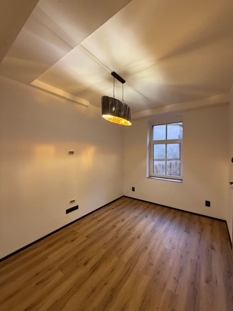 Pronájem bytu 1+1 30 m², Podhorská, Jablonec nad Nisou, Liberecký kraj Pronájem bytu 1+1 30 m², Podhorská, Jablonec nad Nisou, Liberecký kraj