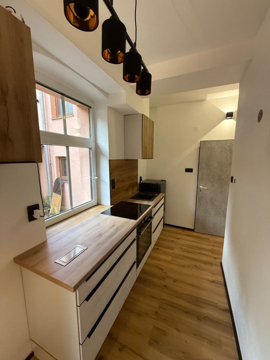 Pronájem bytu 1+1 30 m², Podhorská, Jablonec nad Nisou, Liberecký kraj Pronájem bytu 1+1 30 m², Podhorská, Jablonec nad Nisou, Liberecký kraj