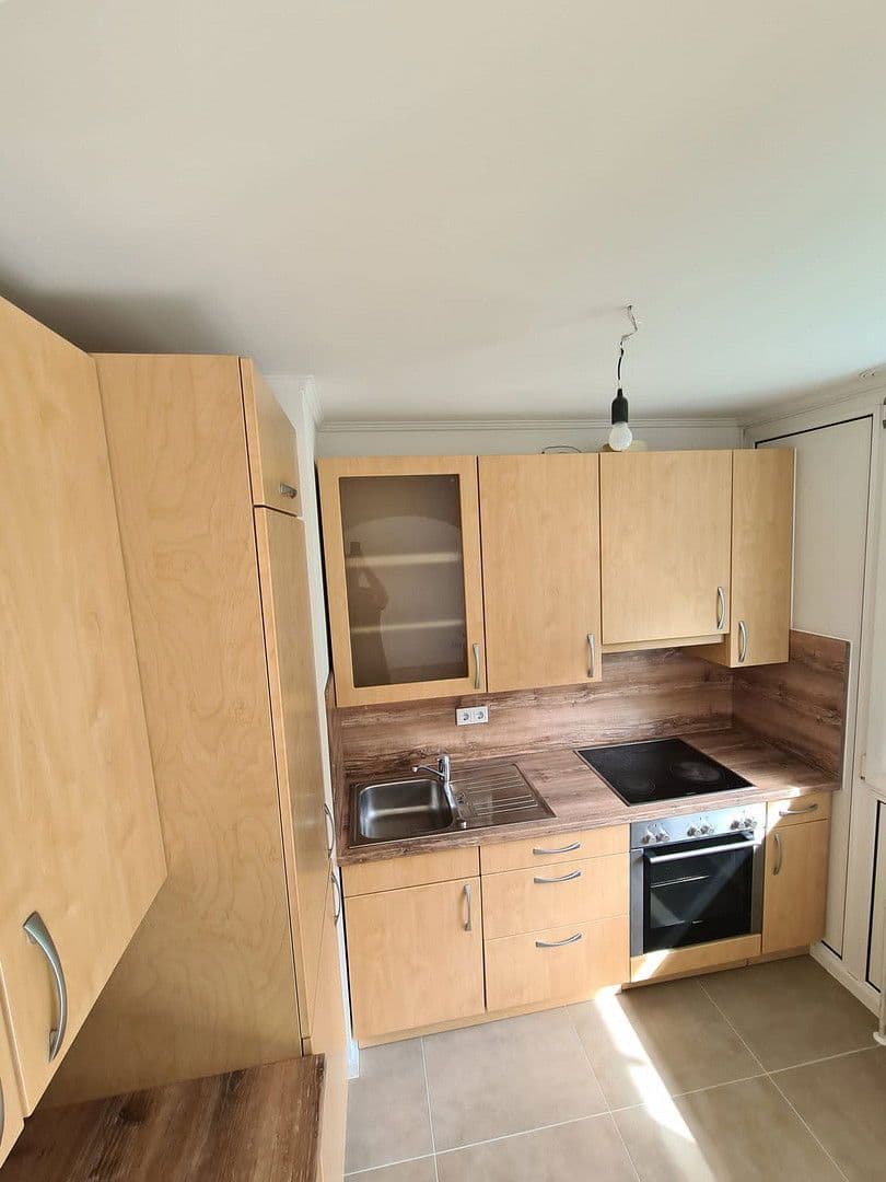 Pronájem bytu 1+1 40 m², Münchnerstr., Kr. München - Unterhaching, Bavorsko Pronájem bytu 1+1 40 m², Münchnerstr., Kr. München - Unterhaching, Bavorsko