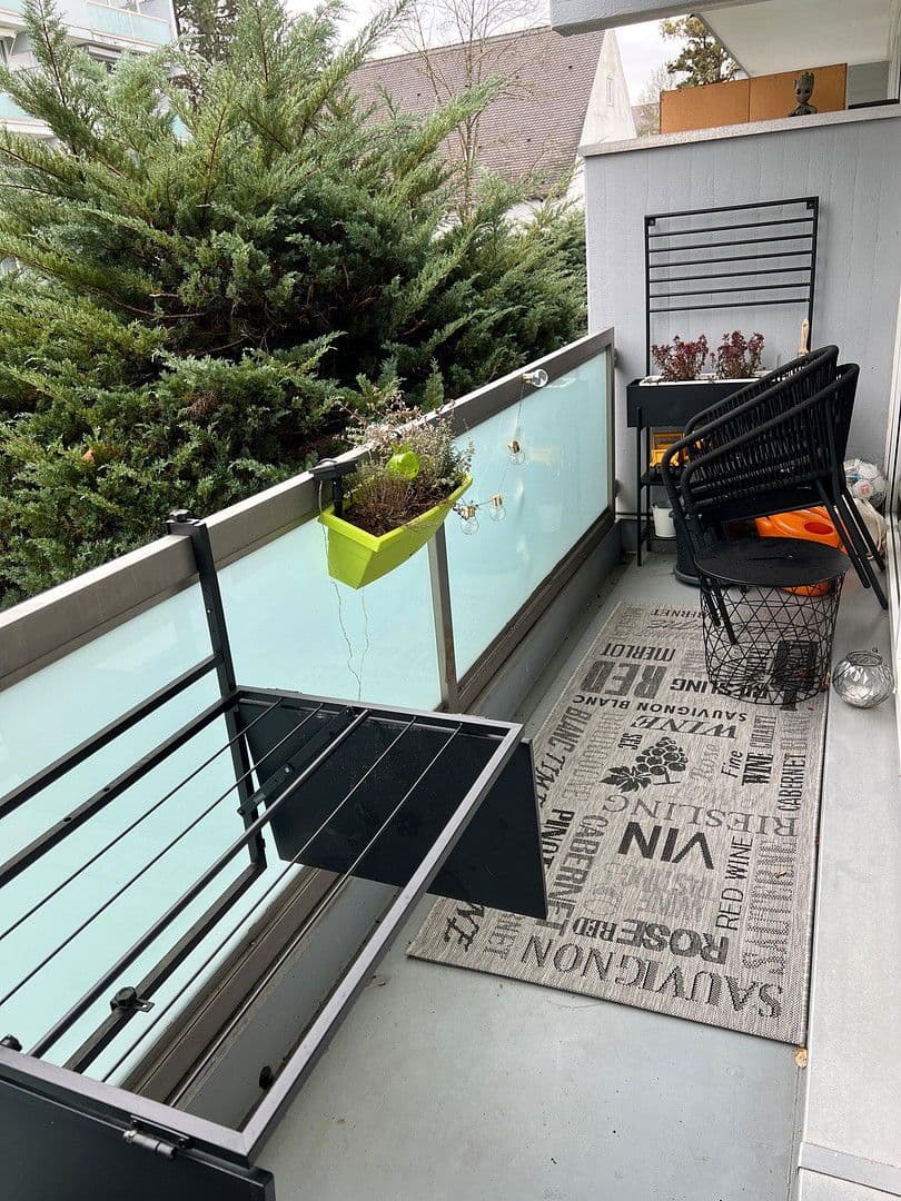 Pronájem bytu 1+1 40 m², Münchnerstr., Kr. München - Unterhaching, Bavorsko Pronájem bytu 1+1 40 m², Münchnerstr., Kr. München - Unterhaching, Bavorsko