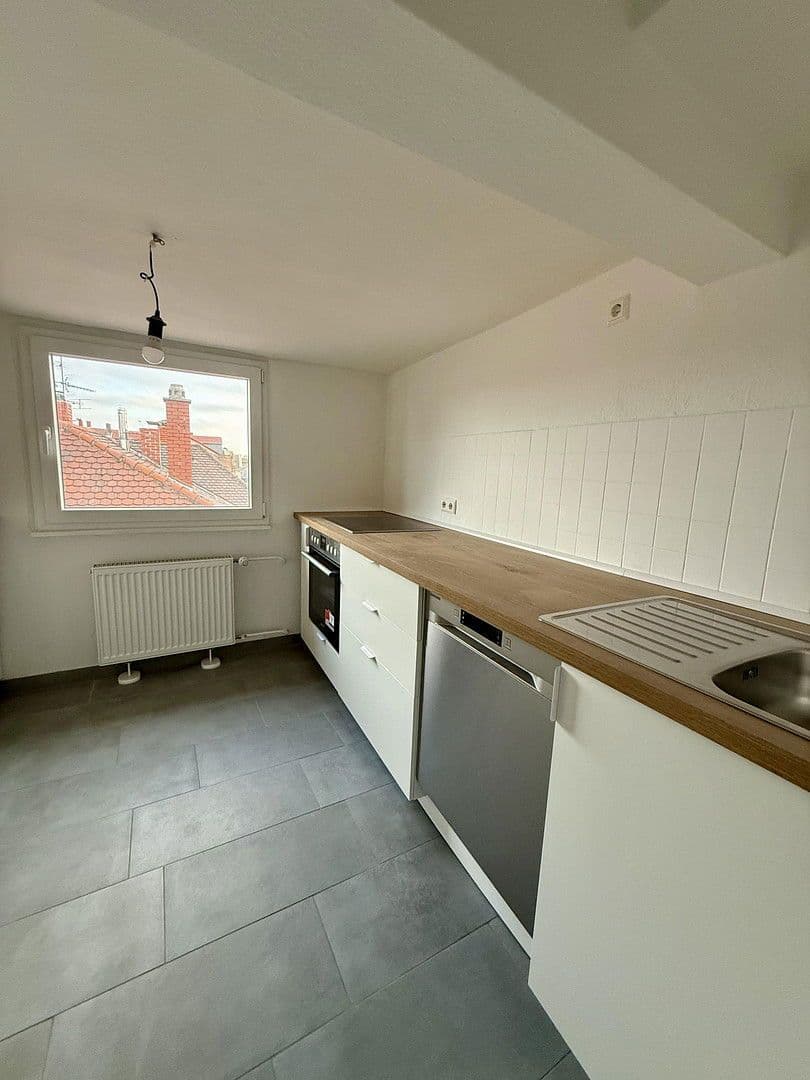 Pronájem bytu 2+1 85 m², Gartenstraße 30, Ludwigshafen am Rhein, Porýní-Falc Pronájem bytu 2+1 85 m², Gartenstraße 30, Ludwigshafen am Rhein, Porýní-Falc