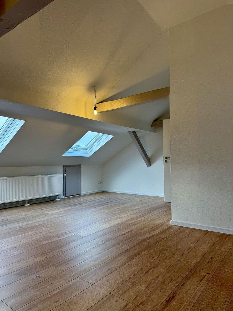 Pronájem bytu 2+1 85 m², Gartenstraße 30, Ludwigshafen am Rhein, Porýní-Falc Pronájem bytu 2+1 85 m², Gartenstraße 30, Ludwigshafen am Rhein, Porýní-Falc