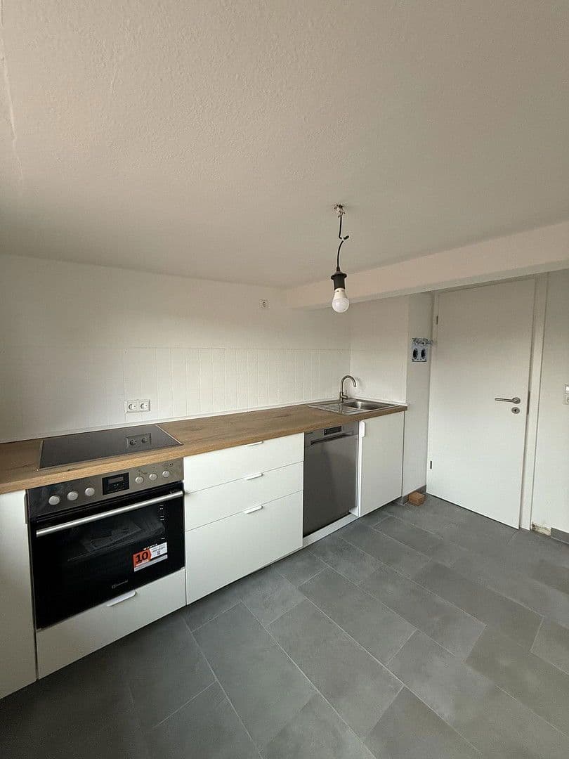 Pronájem bytu 2+1 85 m², Gartenstraße 30, Ludwigshafen am Rhein, Porýní-Falc Pronájem bytu 2+1 85 m², Gartenstraße 30, Ludwigshafen am Rhein, Porýní-Falc