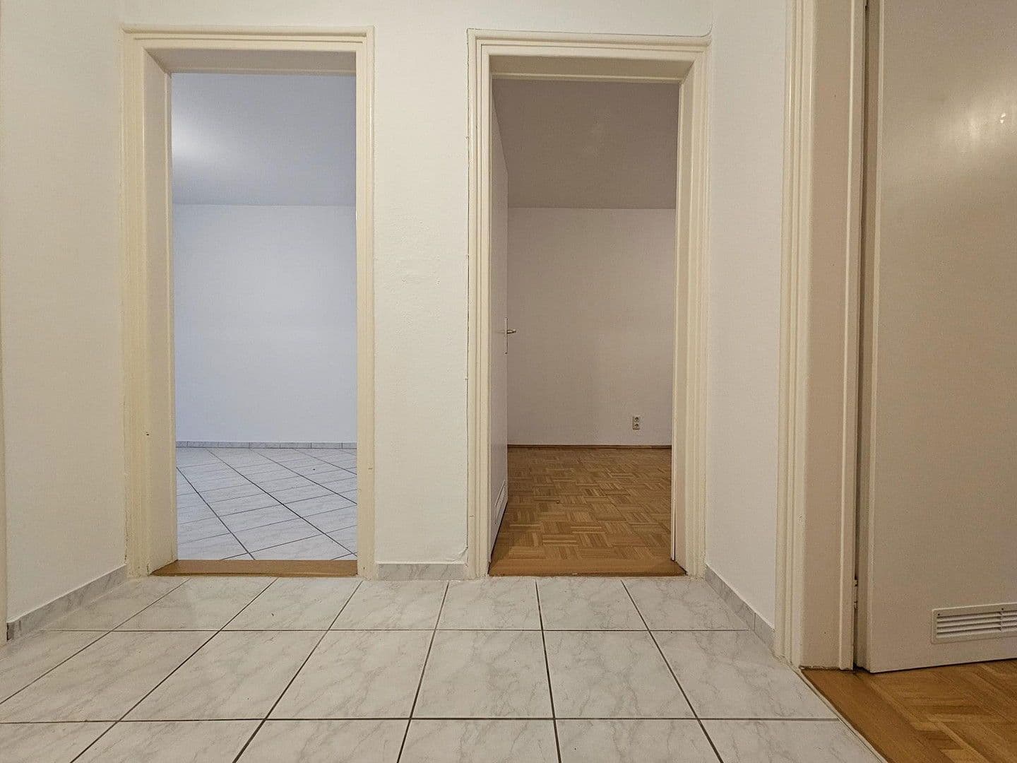 Pronájem bytu 2+1 47 m², Oberbiberger Straße 10, München, Bavorsko Pronájem bytu 2+1 47 m², Oberbiberger Straße 10, München, Bavorsko