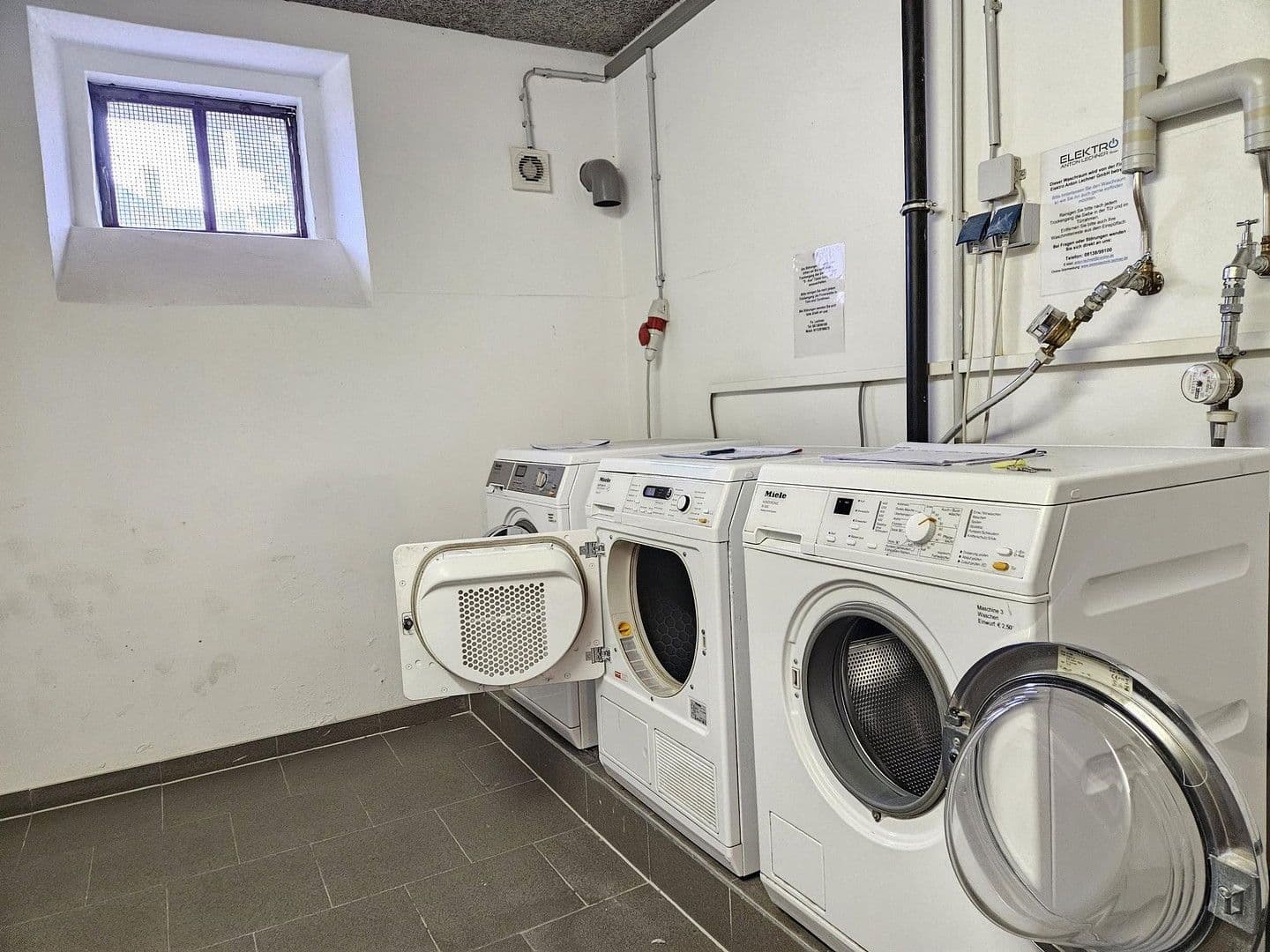 Pronájem bytu 2+1 47 m², Oberbiberger Straße 10, München, Bavorsko Pronájem bytu 2+1 47 m², Oberbiberger Straße 10, München, Bavorsko