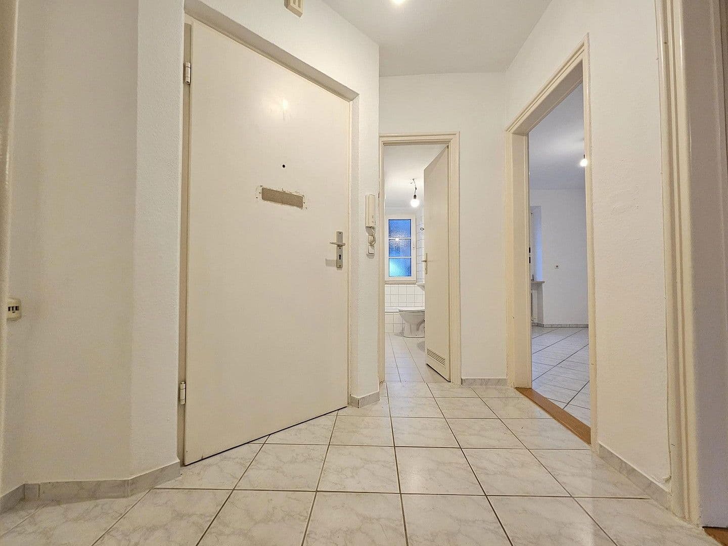 Pronájem bytu 2+1 47 m², Oberbiberger Straße 10, München, Bavorsko Pronájem bytu 2+1 47 m², Oberbiberger Straße 10, München, Bavorsko