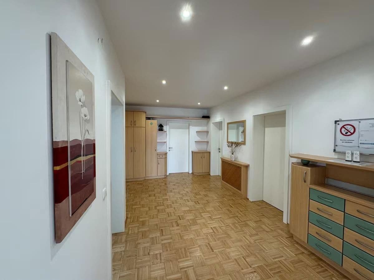 Pronájem bytu 4+1 125 m², Auergütlweg 10, Linz, Horní Rakousko Pronájem bytu 4+1 125 m², Auergütlweg 10, Linz, Horní Rakousko