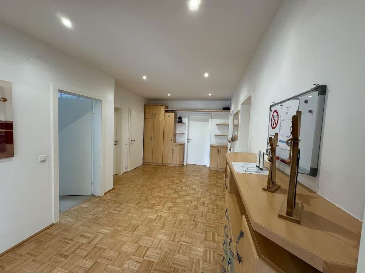 Pronájem bytu 4+1 125 m², Auergütlweg 10, Linz, Horní Rakousko Pronájem bytu 4+1 125 m², Auergütlweg 10, Linz, Horní Rakousko